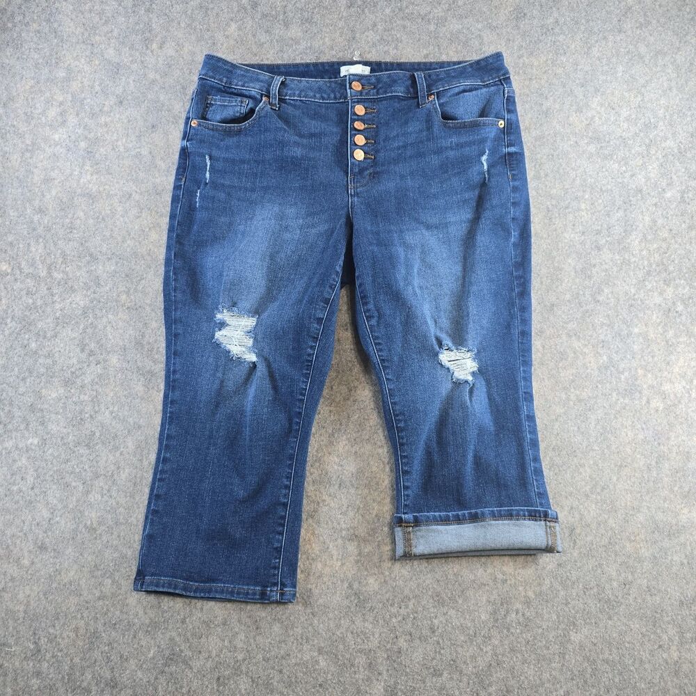 M Jeans by Maurices Capri Size 16W High Rise Button Fly Distressed Medium Wash